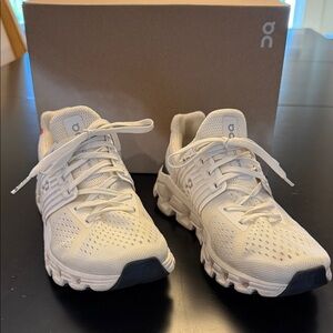 ON Cloudswift Sneakers